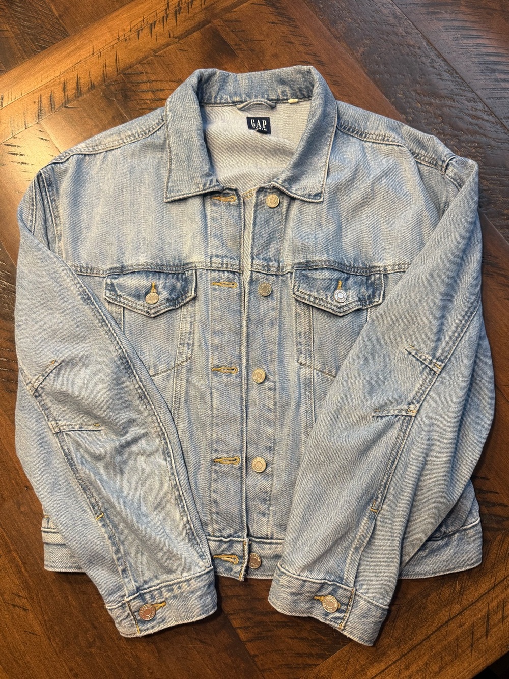 Women’s GAP Light Wash Blue Denim Trucker Jacket